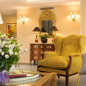 **** Hotel Le Relais Des Halles Francja